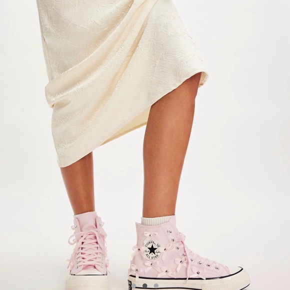 Converse Pink Bow High-Top Sneakers - Picture 2 of 9